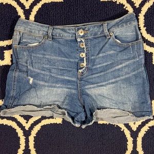 Maurices Mid Rise Jean Shorts Size 13/14